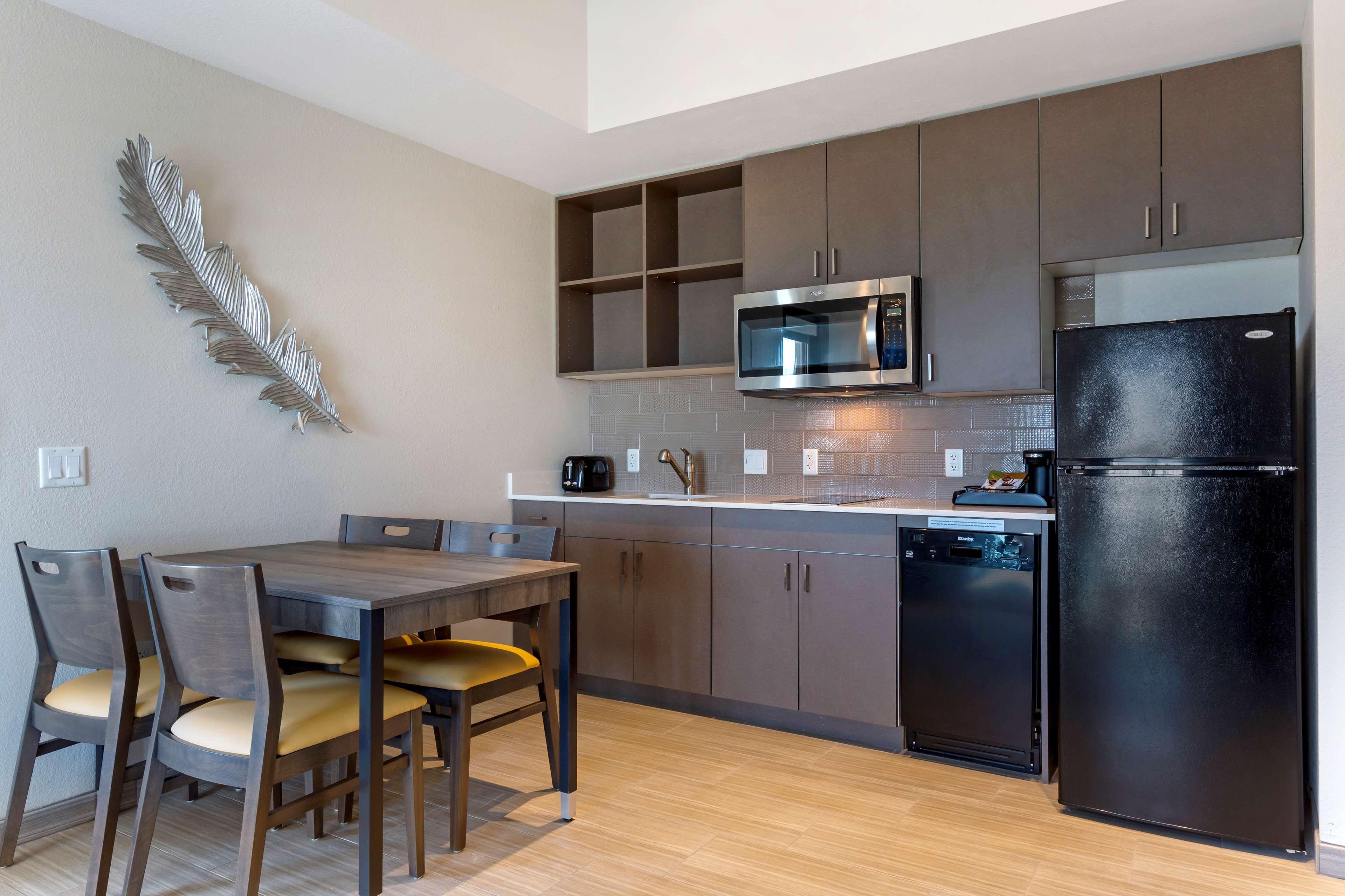 Best Western Plus Executive Residency Phoenix North Happy Valley Bagian luar foto